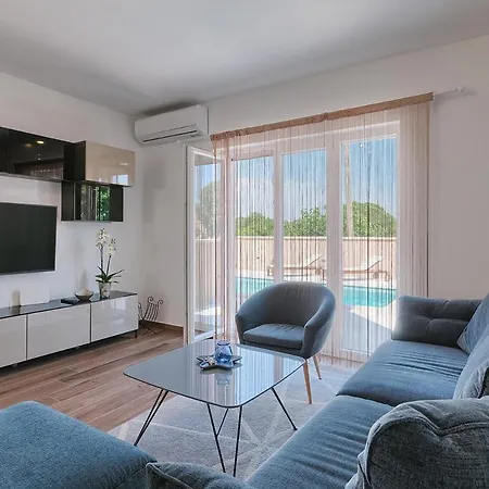 Mokka - Perfekt Ausgestattete In Hervorragender Lage * بولا