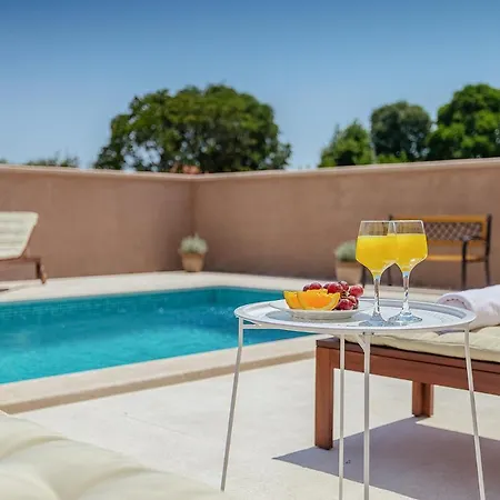 Mokka - Perfekt Ausgestattete In Hervorragender Lage