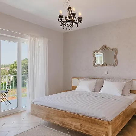 Mokka - Perfekt Ausgestattete In Hervorragender Lage