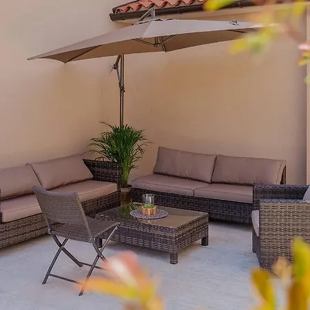 Mokka - Perfekt Ausgestattete In Hervorragender Lage