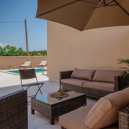 Mokka - Perfekt Ausgestattete In Hervorragender Lage *