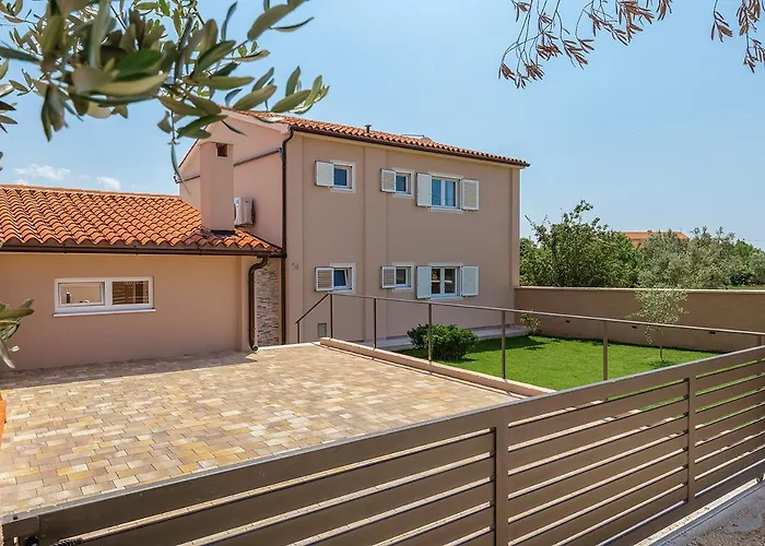 Mokka - Perfekt Ausgestattete In Hervorragender Lage