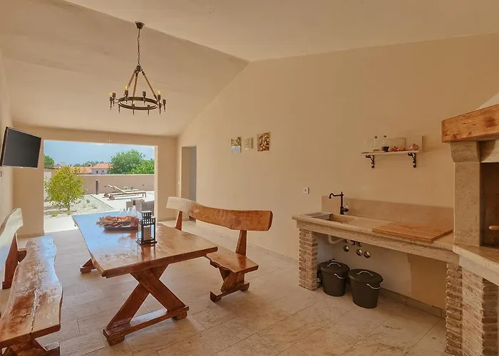 Mokka - Perfekt Ausgestattete In Hervorragender Lage *