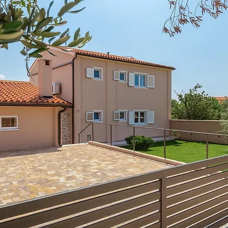 Mokka - Perfekt Ausgestattete In Hervorragender Lage